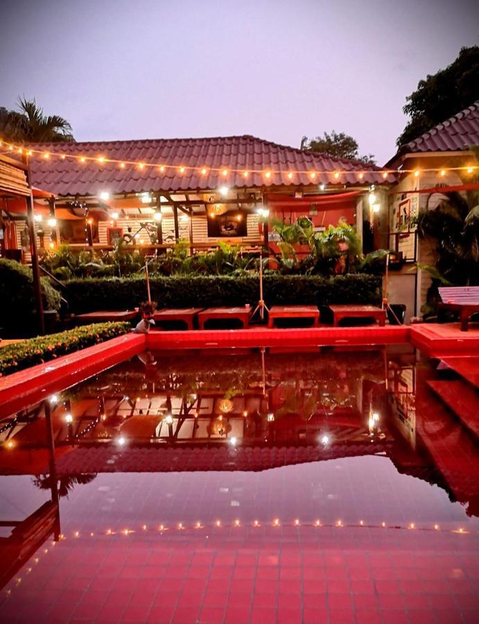 Red Moon Hideaway Hotel Ко Чанг Екстериор снимка