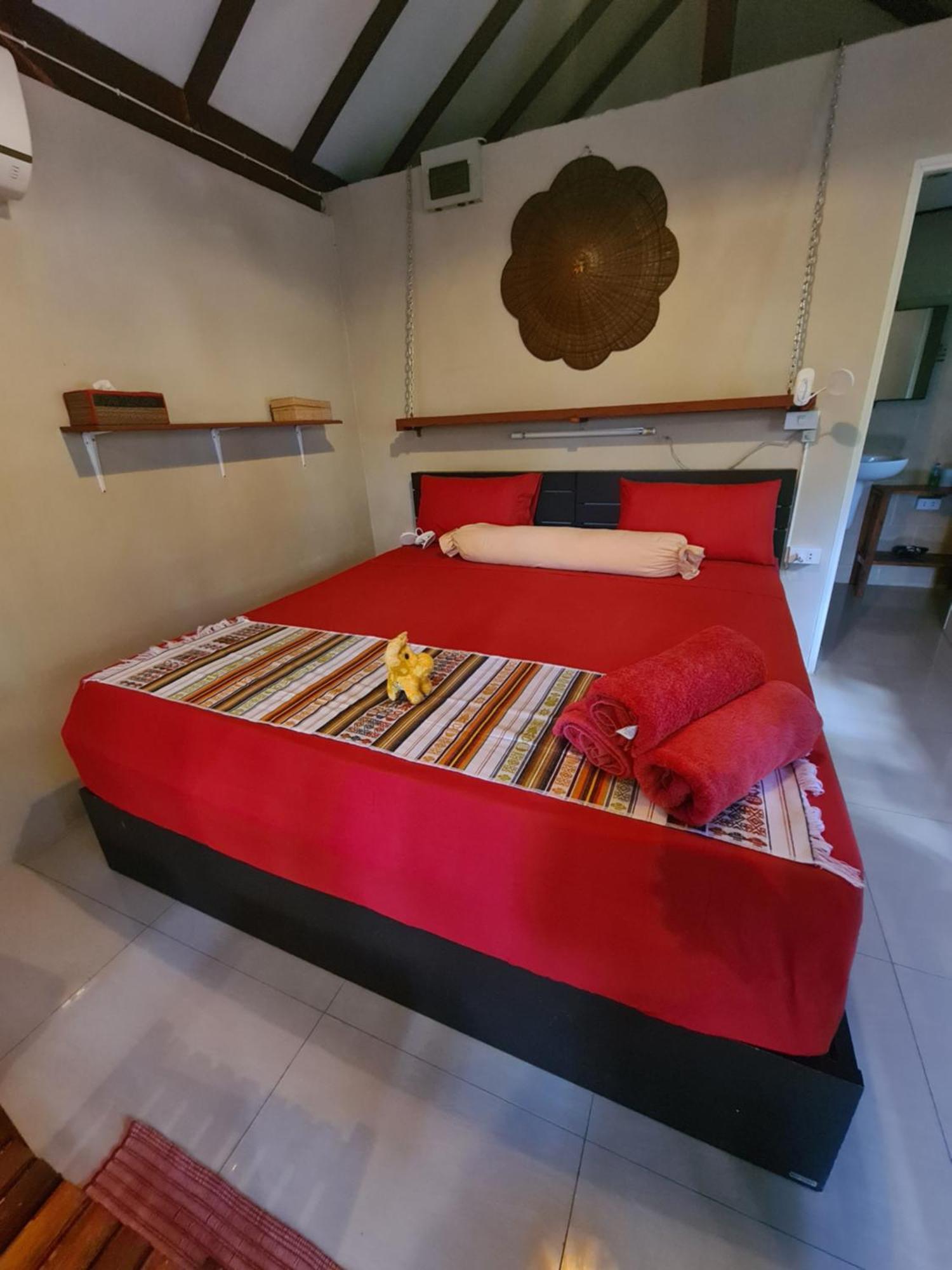 Red Moon Hideaway Hotel Ко Чанг Екстериор снимка